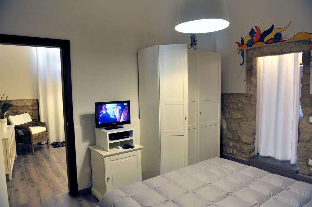 B&B Al Teatro Комізо Номер фото