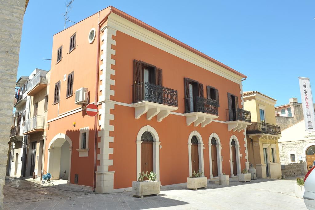 B&B Al Teatro Комізо Номер фото